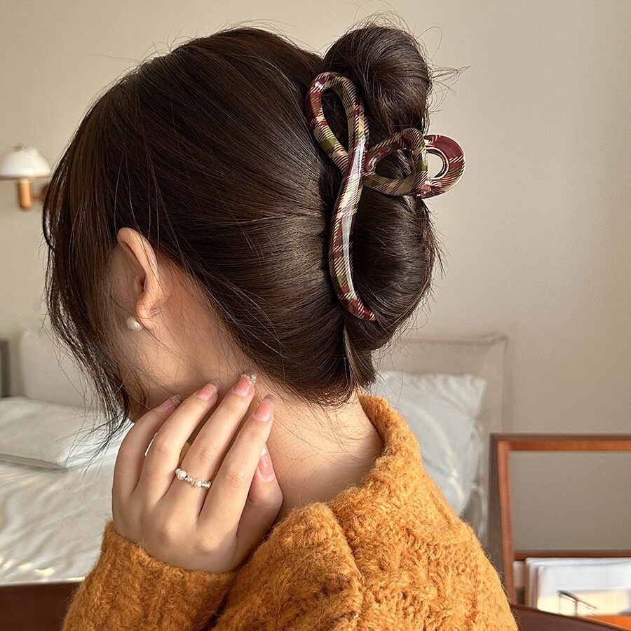 ヘアクリップ｜韓国風・秋冬・チェック・ヘアアクセサリー・シャーククリップ・まとめ髪・おしゃれ|undefined
