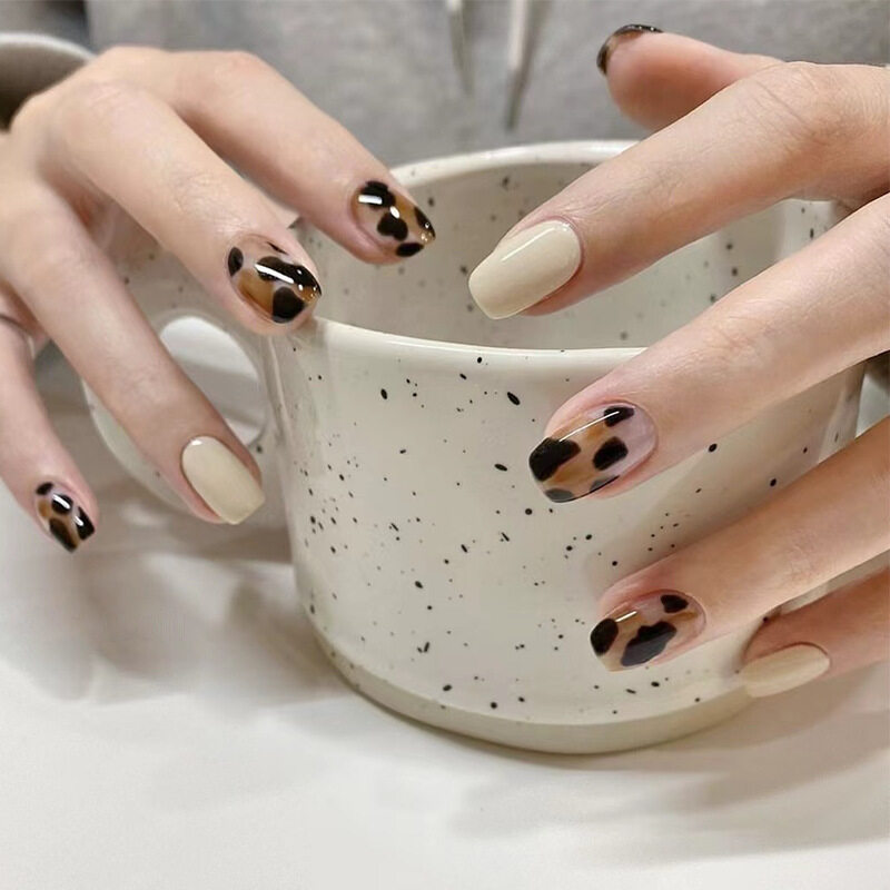 ネイルチップ｜ヒョウ柄・ネイル・秋冬用・ショート・完成品・かっこいい・ファッション|undefined
