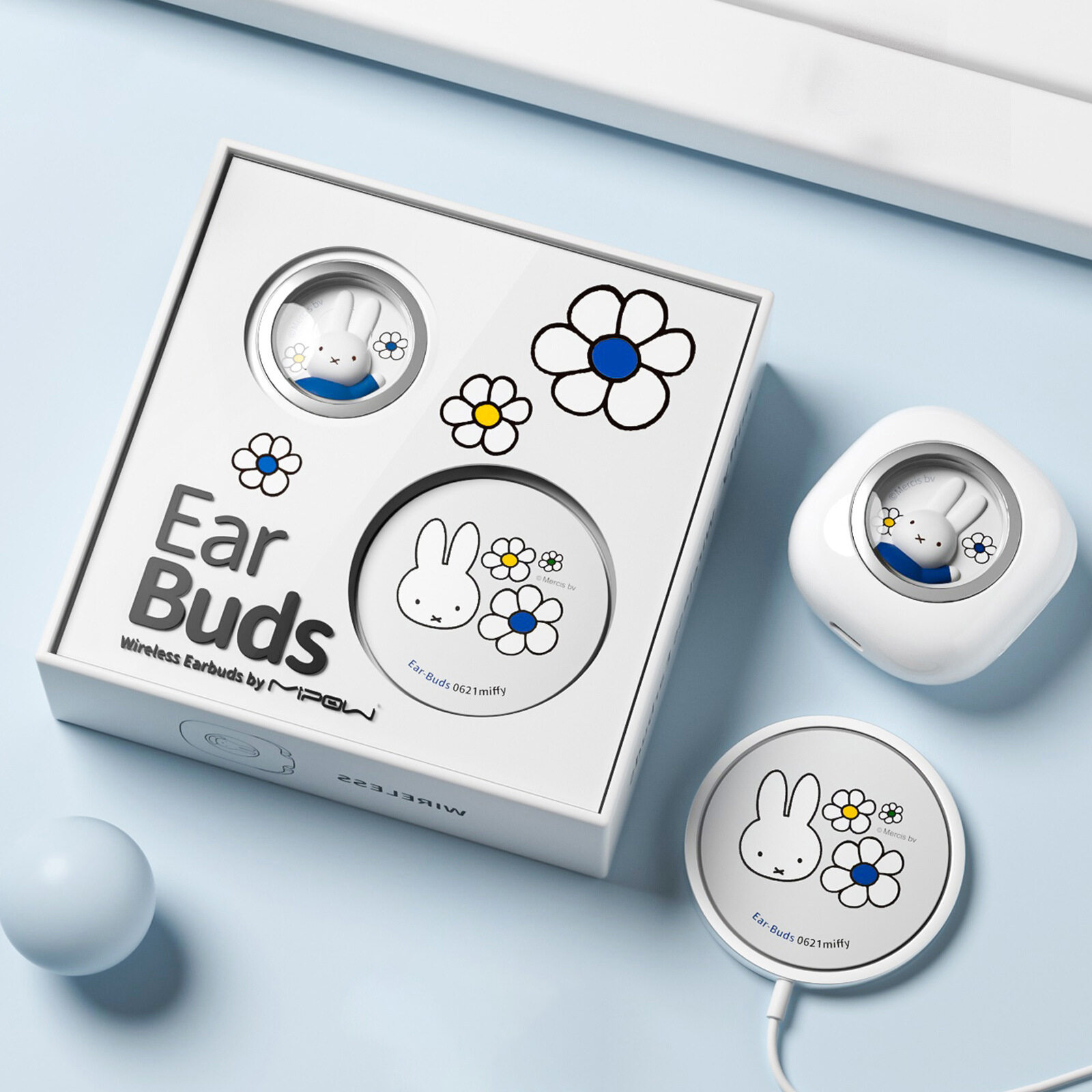 ミッフィー正規品・ワイヤレスイヤフォン｜Bluetooth・スマートフォン対応・音楽鑑賞・通話用・miffy・ Miffy・イヤホと充電器セット|undefined