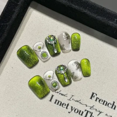 Orange.Nail ネイルチップ｜手作り・メルボルン・グリーン・高級感・小ぶり・美白効果・マグネット・ネイルアート