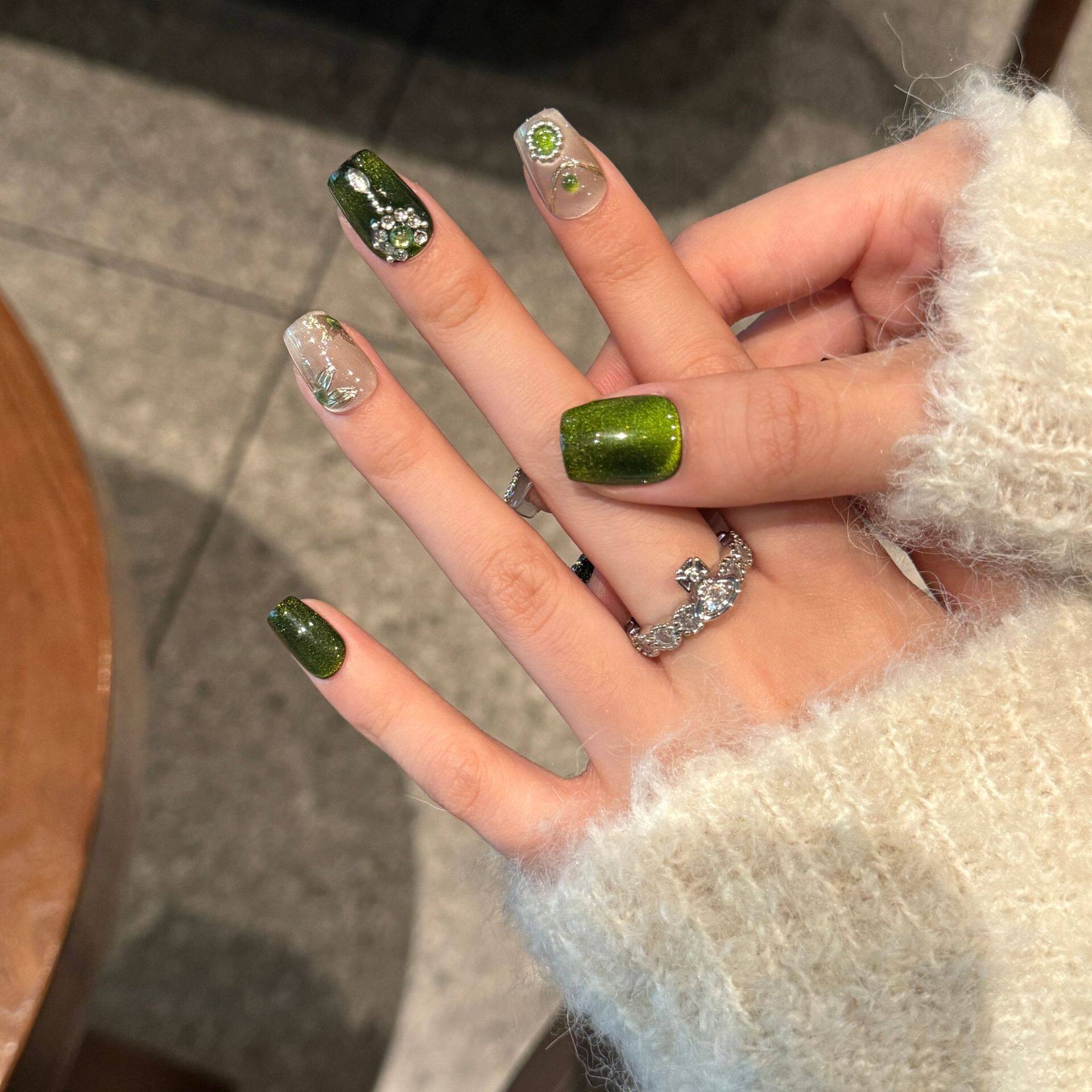 ネイルチップ｜手作り・メルボルン・グリーン・高級感・小ぶり・美白効果・マグネット・ネイルアート|undefined