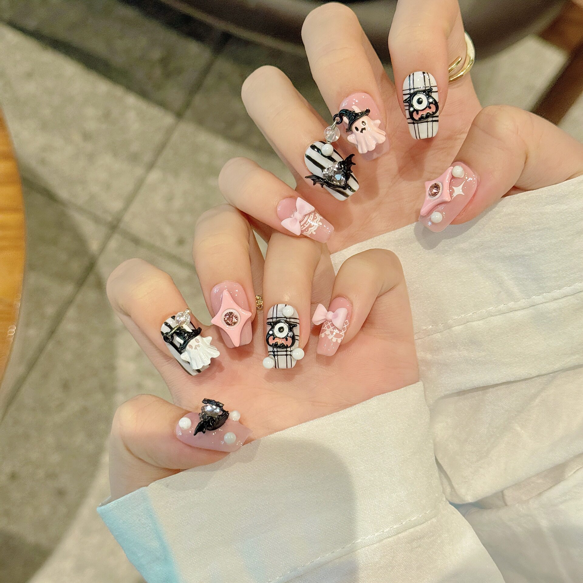 ネイルチップ｜手作り・ショート・かわいい・おどけた・デビルハート・ハロウィン・黒・ピンク|undefined