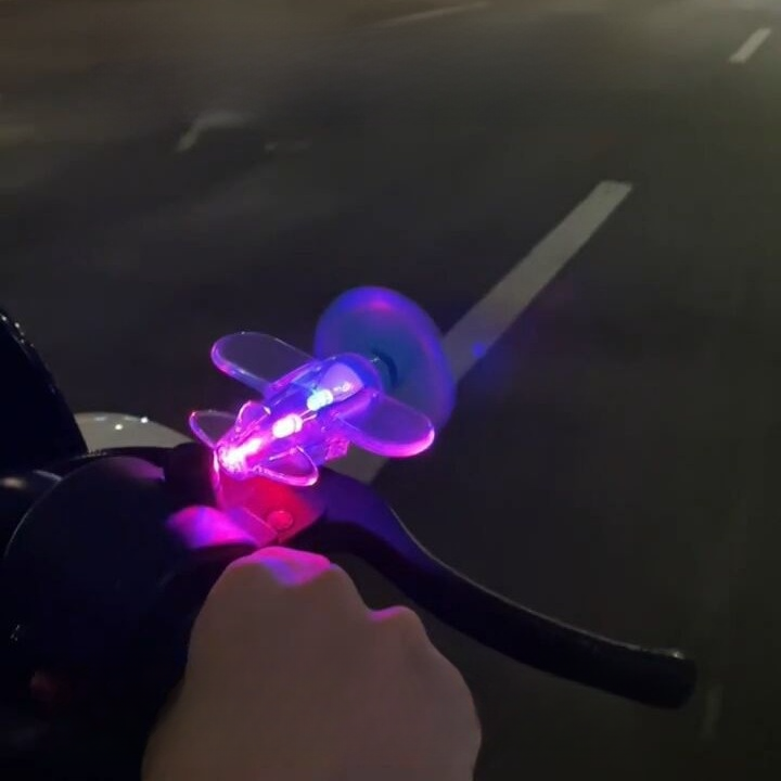 風力発電・LEDライト・小型飛行機・車載装飾品・自動車・電動車・バイク用・おしゃれな飾り|undefined