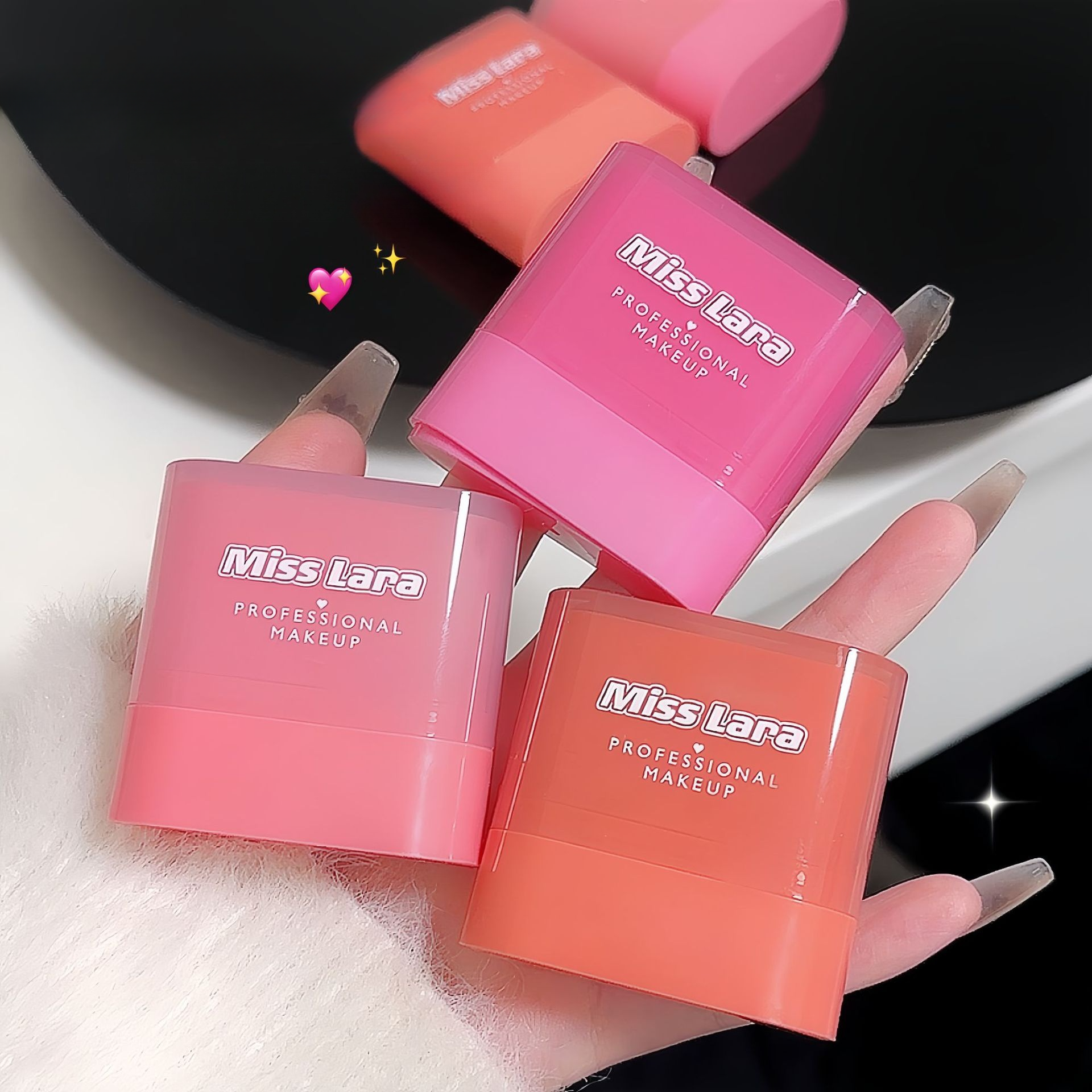 Miss laraチーク｜クリーム・ナチュラルメイク・ハイライト・元気な印象・マット仕上げ・ふくらみ・収縮色|undefined