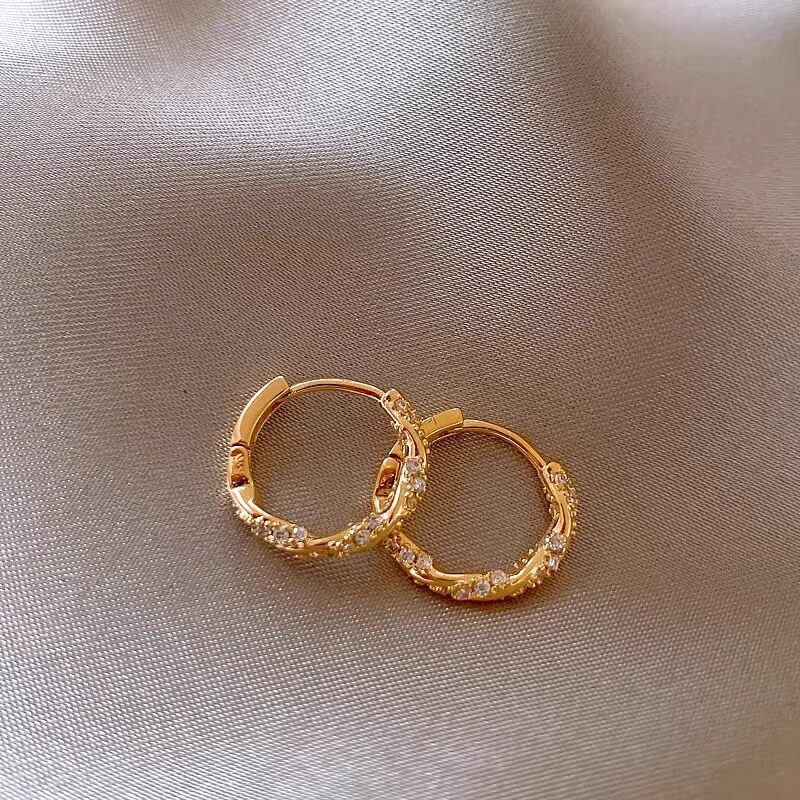 ピアス｜アクセサリー・シンプル・ゴールド・フープ・デザイン感・通勤|undefined
