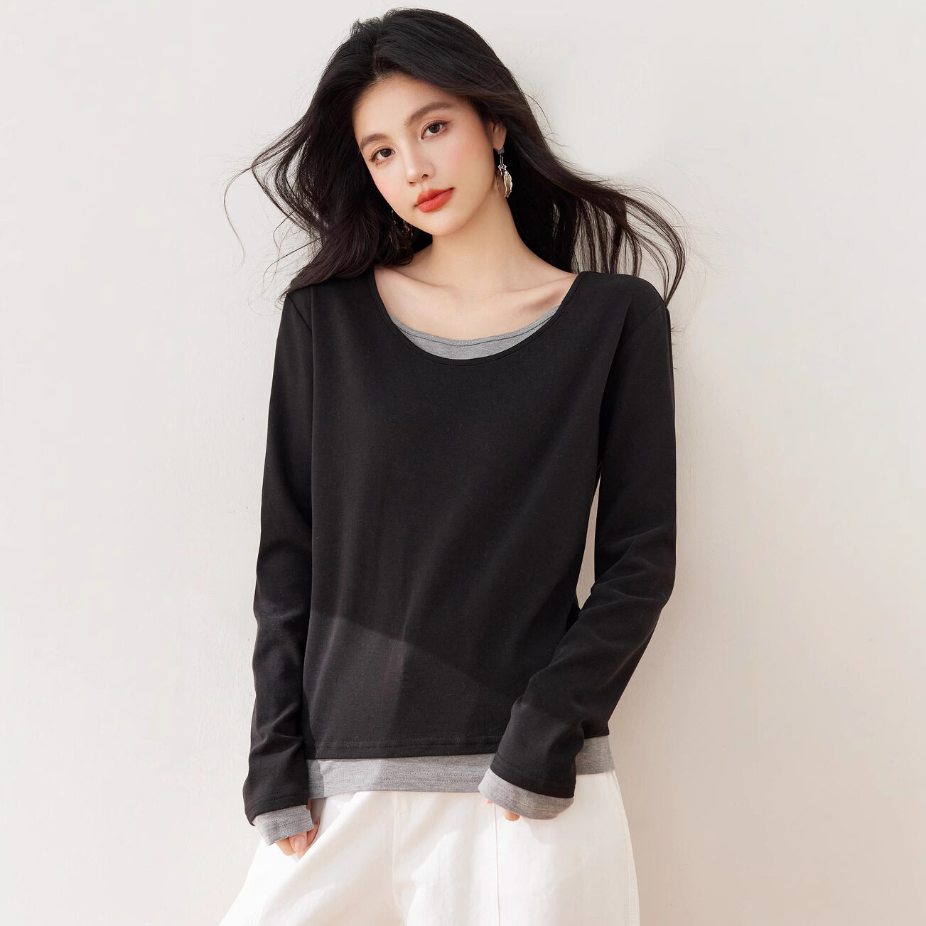 長袖Tシャツ｜レディース・Uネック・フェイクレイヤード・リラックスフィット・春用・ファッション|undefined
