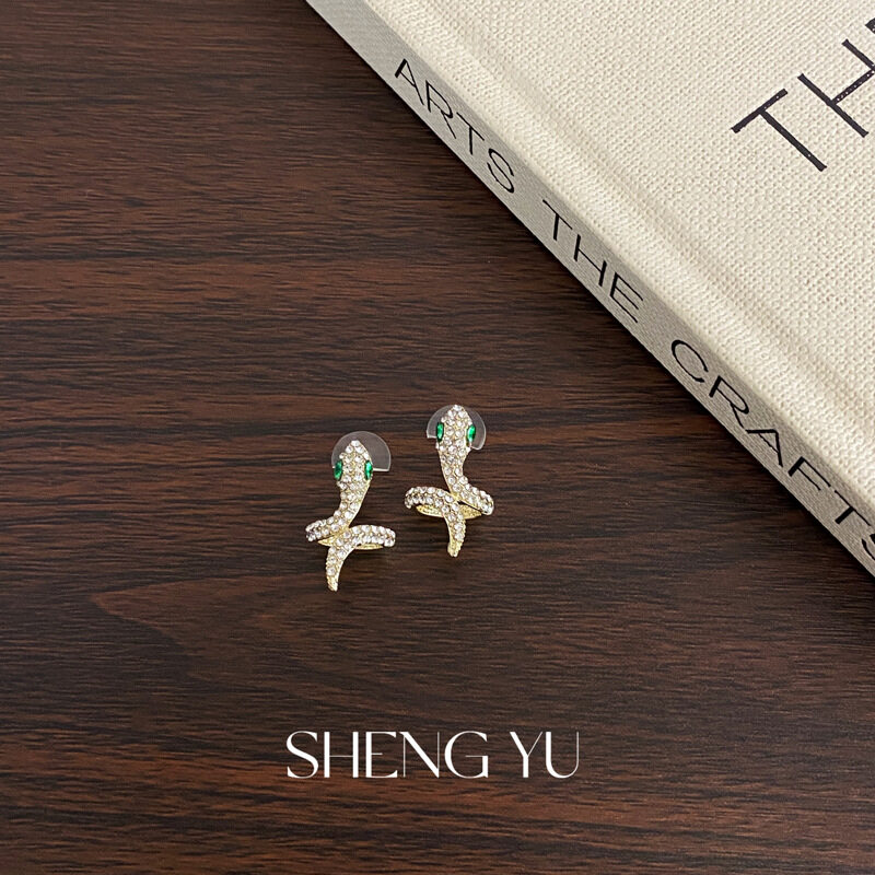 ピアス｜アクセサリー・人気・きれいめ・エレガント・蛇モチーフ|undefined