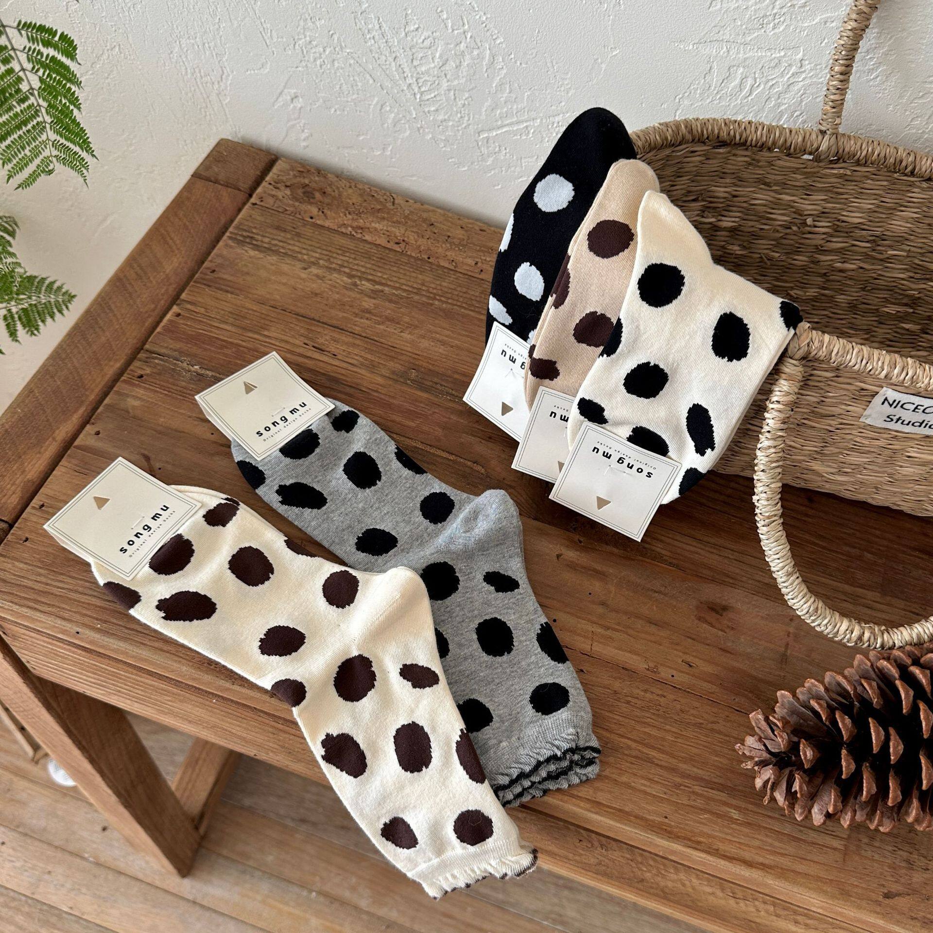 ソックス｜不規則・ドット・春秋用・ルーズ・ミディ・フリル・レディース・ファッション|undefined