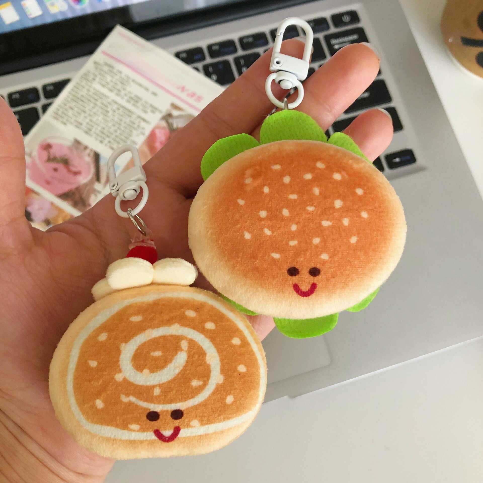 キーホルダー・ハンバーガー・パン・ぬいぐるみ｜バッグチャーム・マスコット・食品サンプル風・かわいい・おしゃれ|undefined