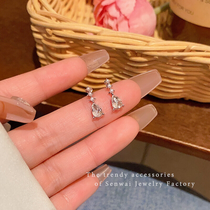 ピアス｜レディース・ファッション・カジュアル・小ぶり・キラキラ・上品・ドレープ|undefined