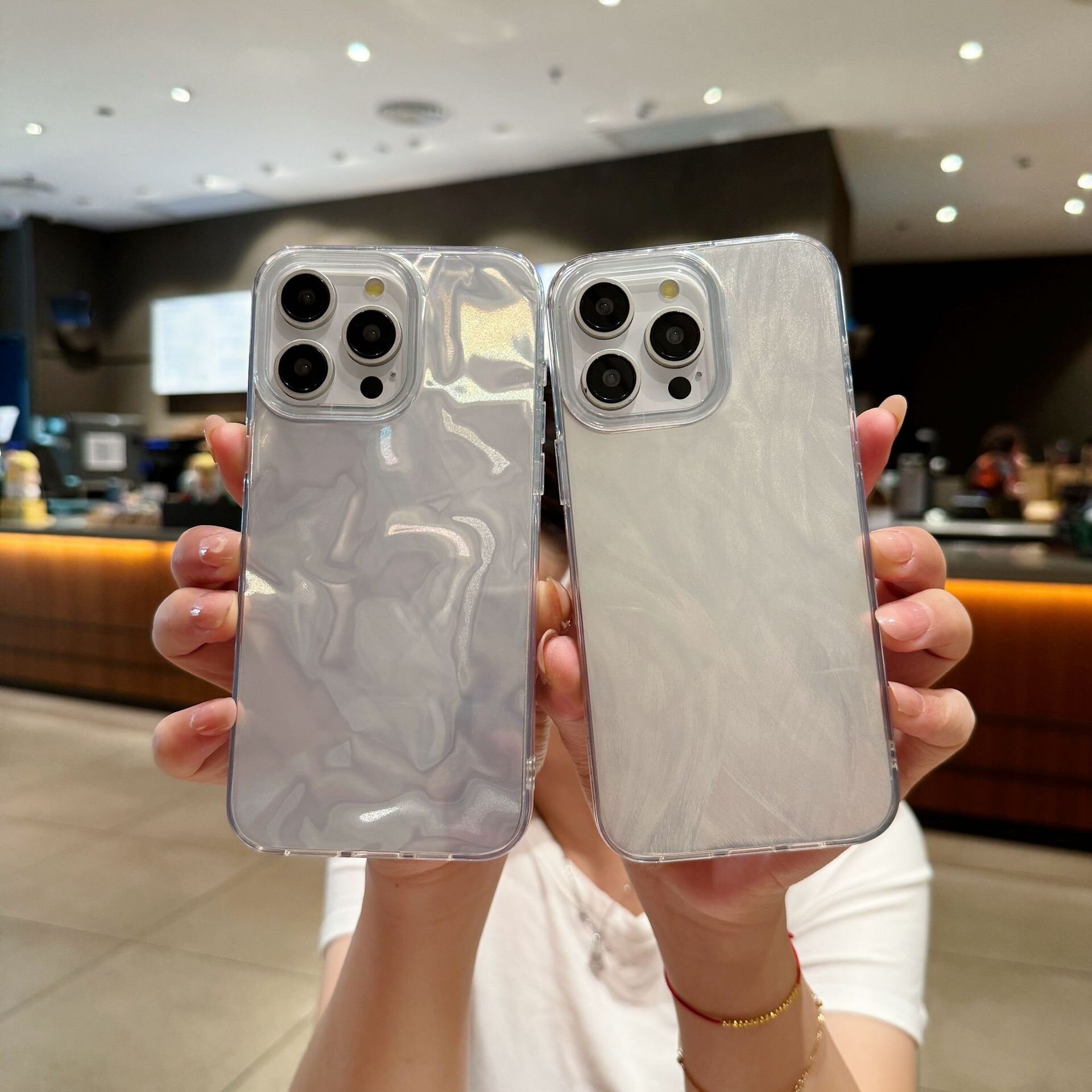 スマホケース｜Apple 16・フェザーガーゼ光沢・塗装可能・落下防止素材、iphone15・シンプル・ファッション・レディース|undefined