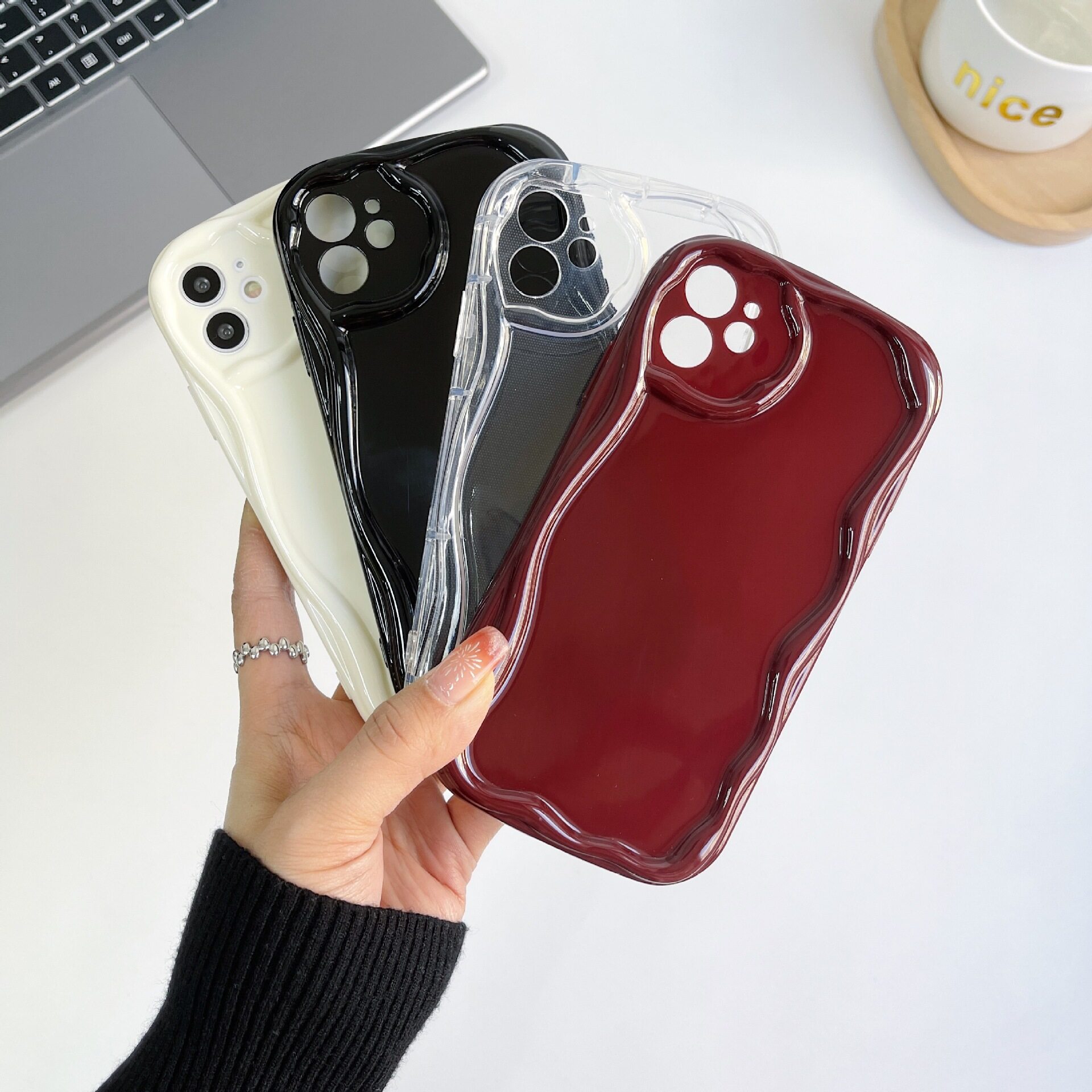 スマホケース｜Apple 16・クリーム色・TPU素材・落下防止・保護カバー・男女兼用|undefined