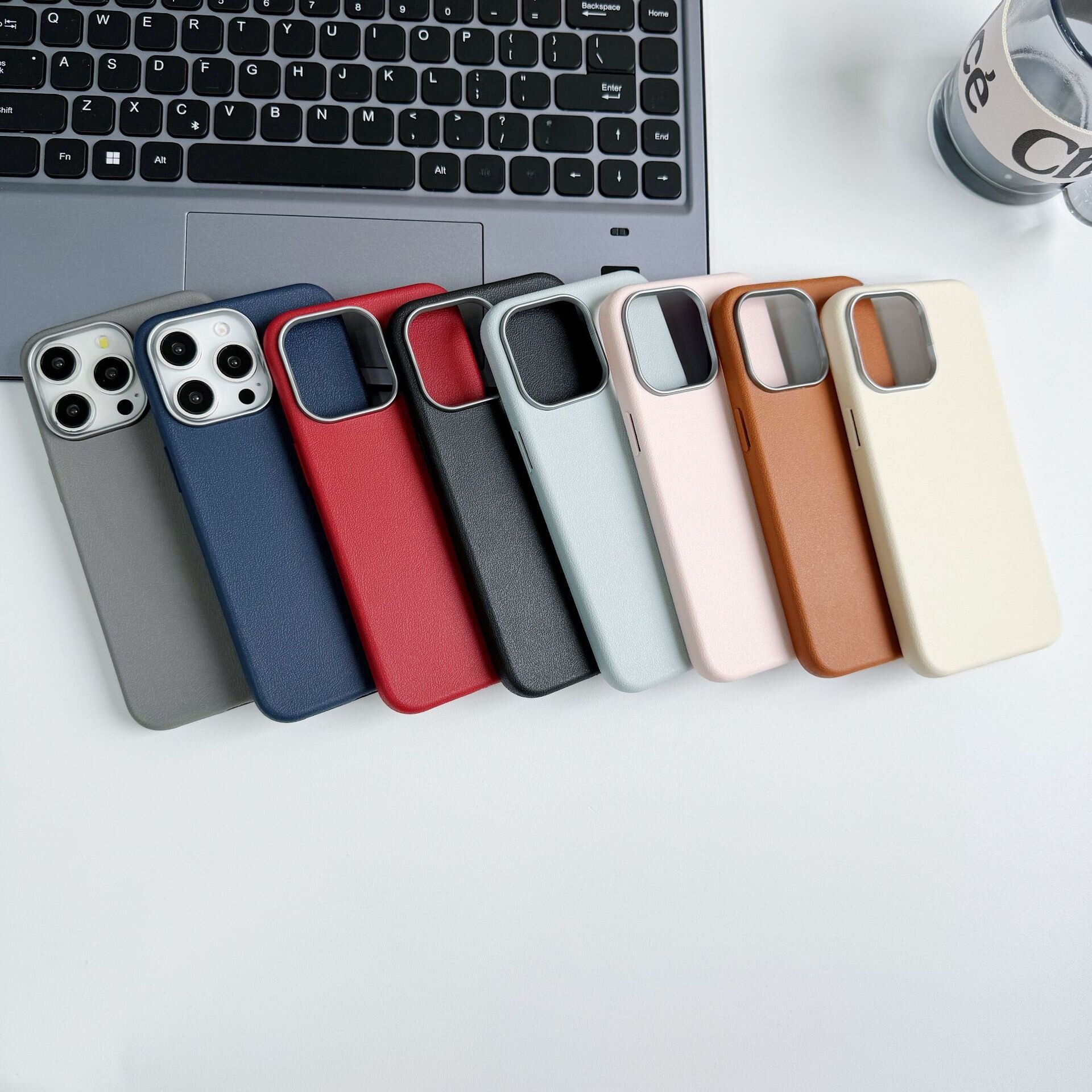スマホケース｜iPhone 16・レザーテクスチャ携帯電話ケース、オールインクルーシブ落下防止・塗装可能・プレーンレザーソフトシェル素材|undefined