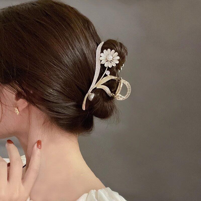 新作・ヒナギク・ヘアクリップ・大きめ・ヘアアレンジ・おしゃれ・上品|undefined