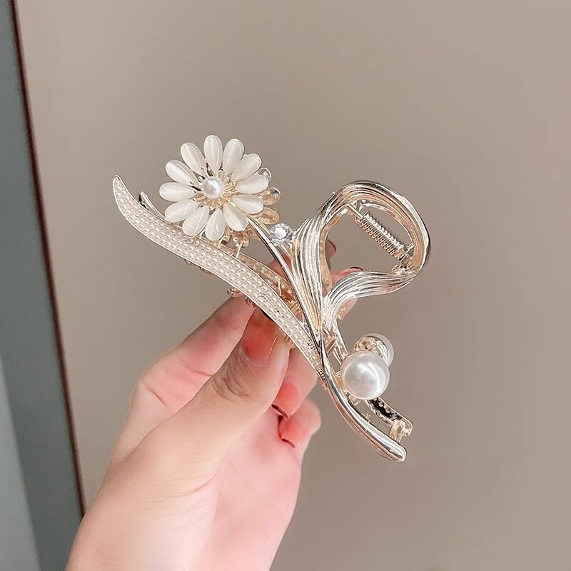新作・ヒナギク・ヘアクリップ・大きめ・ヘアアレンジ・おしゃれ・上品|undefined