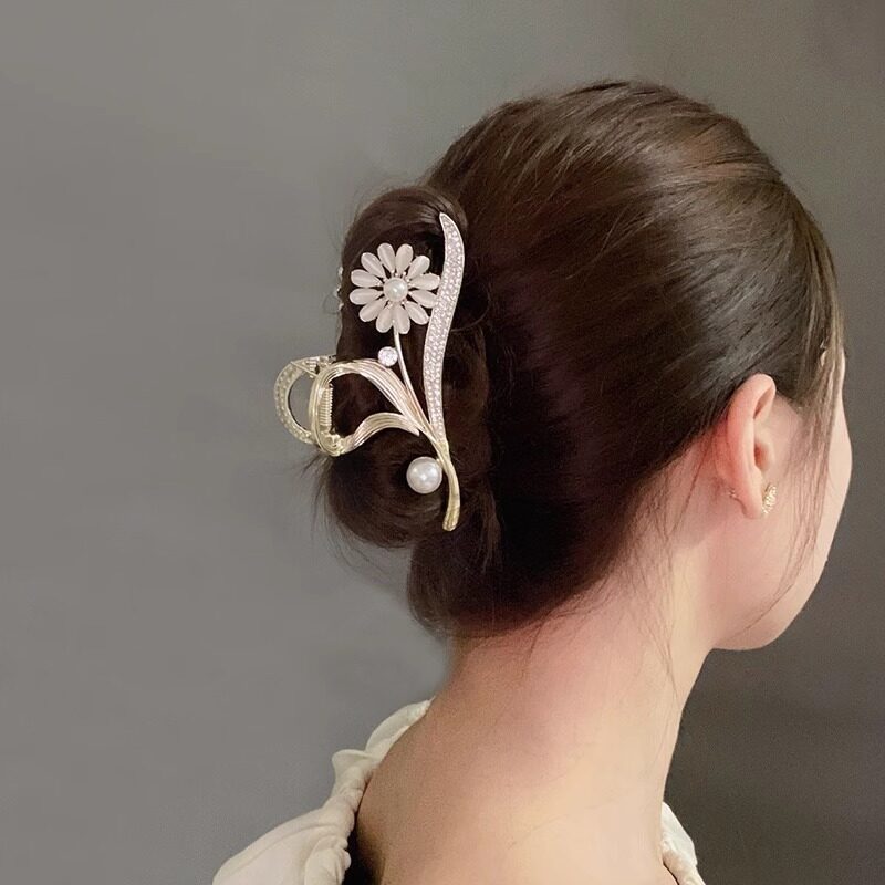 新作・ヒナギク・ヘアクリップ・大きめ・ヘアアレンジ・おしゃれ・上品|undefined