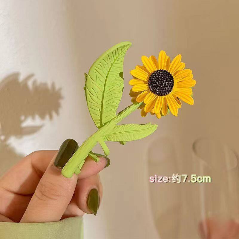 ヘアクリップ・花柄・植物モチーフ・大きめ・春夏トレンド・まとめ髪・おしゃれ・上品|undefined