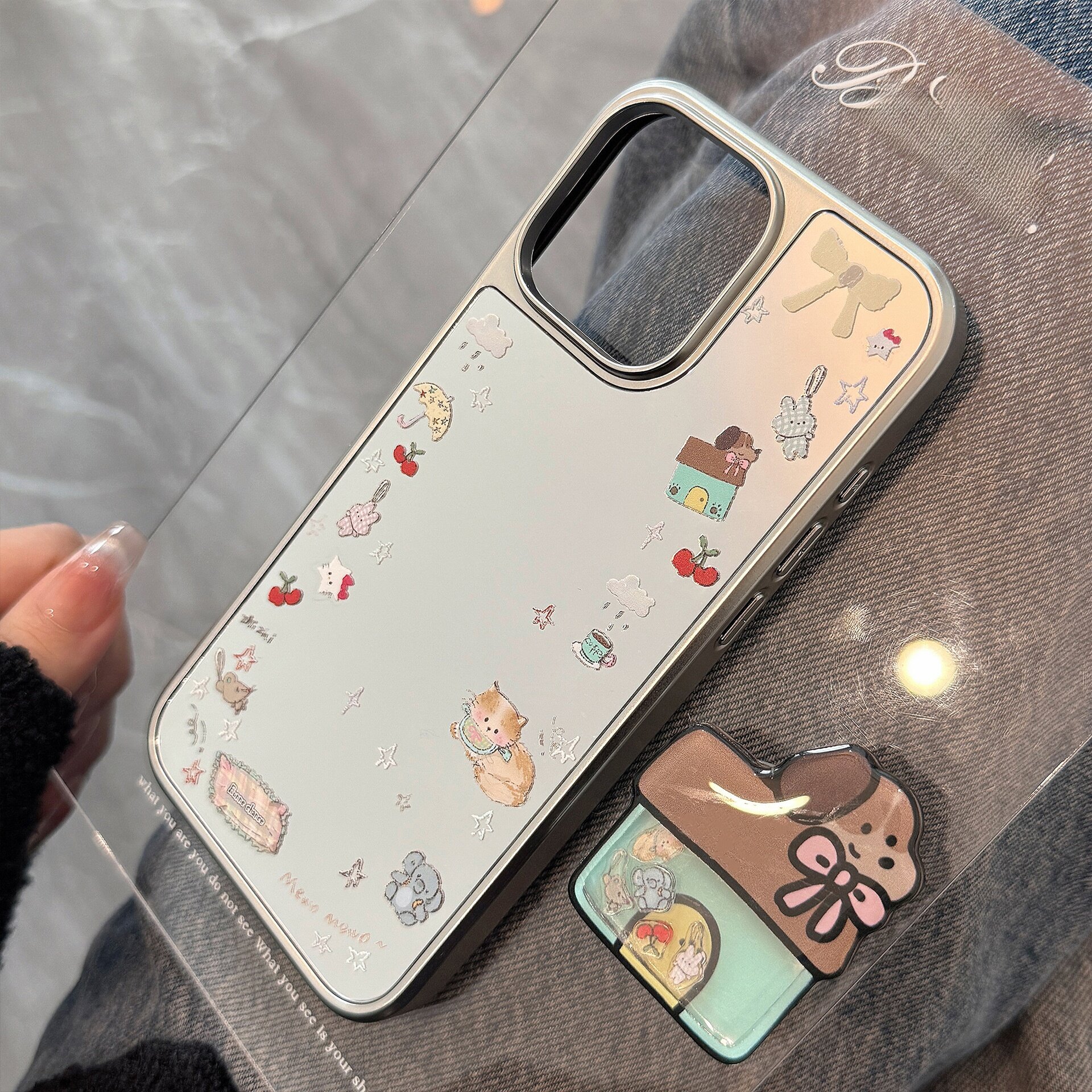 スマホケース｜ミラー加工・犬モチーフ・iPhoneシリーズ・おしゃれ・揺れる|undefined