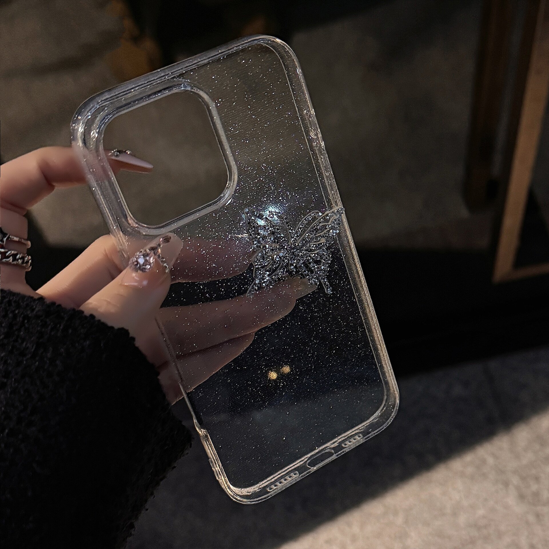 スマホケース｜iPhoneシリーズ・立体的・ラメ入り・蝶々・高級感・クリア・ファッション|undefined
