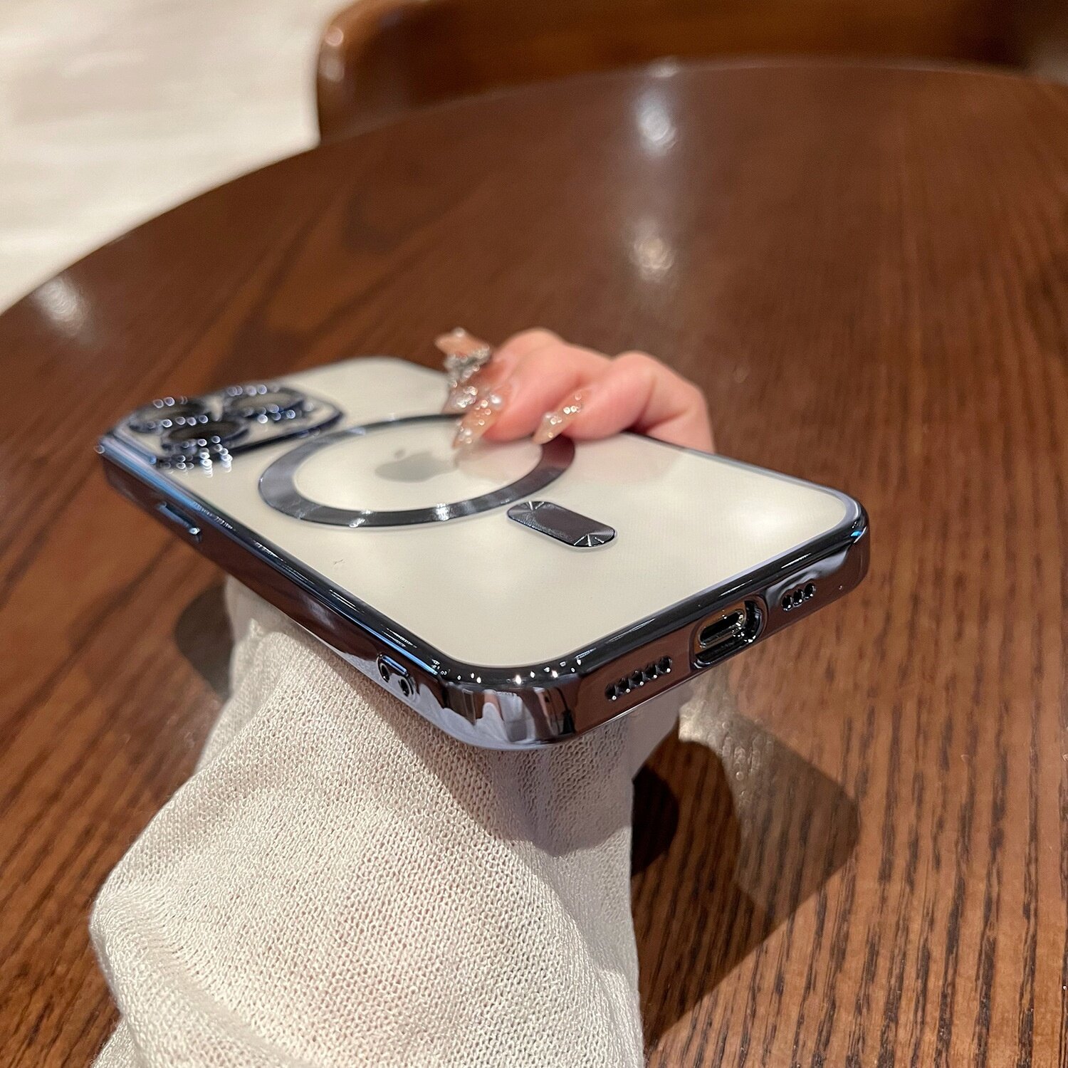 スマホケース｜iPhoneシリーズ対応・MagSafe対応・磁気吸着・メッキ加工レンズ保護・フルカバー・クリアソフトケース・耐衝撃|undefined