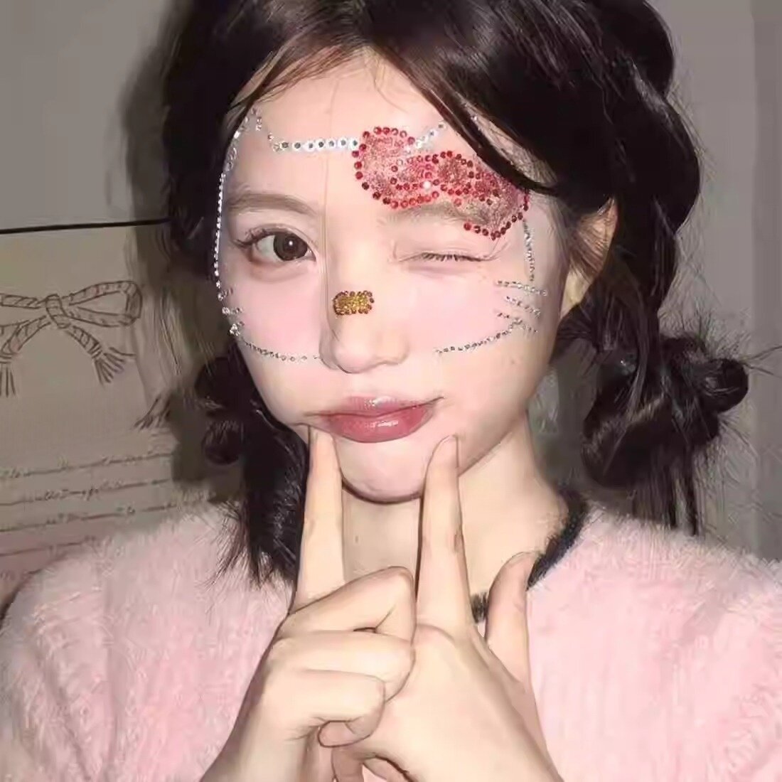 ラインストーンシール｜顔用・デコレーション・イベント・キラキラ・hellokitty風・おしゃれ・かわいい|undefined
