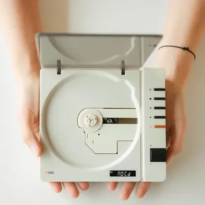 FunCASE Syitren CDプレーヤーR300｜レトロ・高音質・Bluetooth対応・ポータブル・アルバム再生・ 卓上