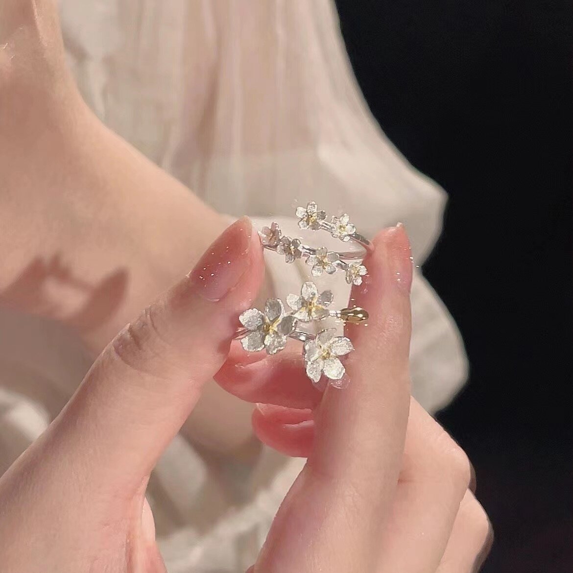 立体花柄リング｜シルバーリング・アイリスモチーフ・フリーサイズ・レトロ・上品・おしゃれ・個性的なデザイン|undefined