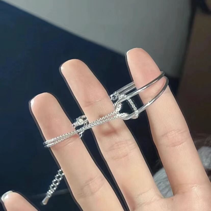 ブレスレット｜二連風・結びデザイン・上品・高見え・個性的・お洒落・合わせやすい|undefined