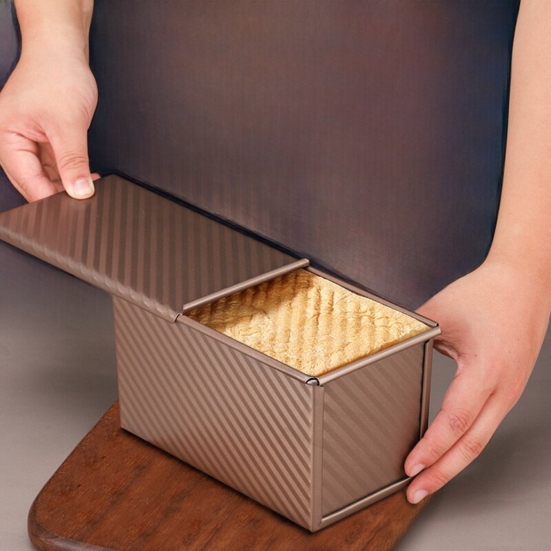蓋付き食パン型｜炭素鋼・波紋加工・製菓道具・パン焼き型・ケーキ型・ゴールド・高級感|undefined