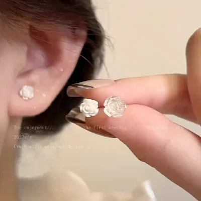 YOOYOOTOWN ピアス｜アクセサリー・人気・きれいめ・ホワイト・樹脂・ローズ