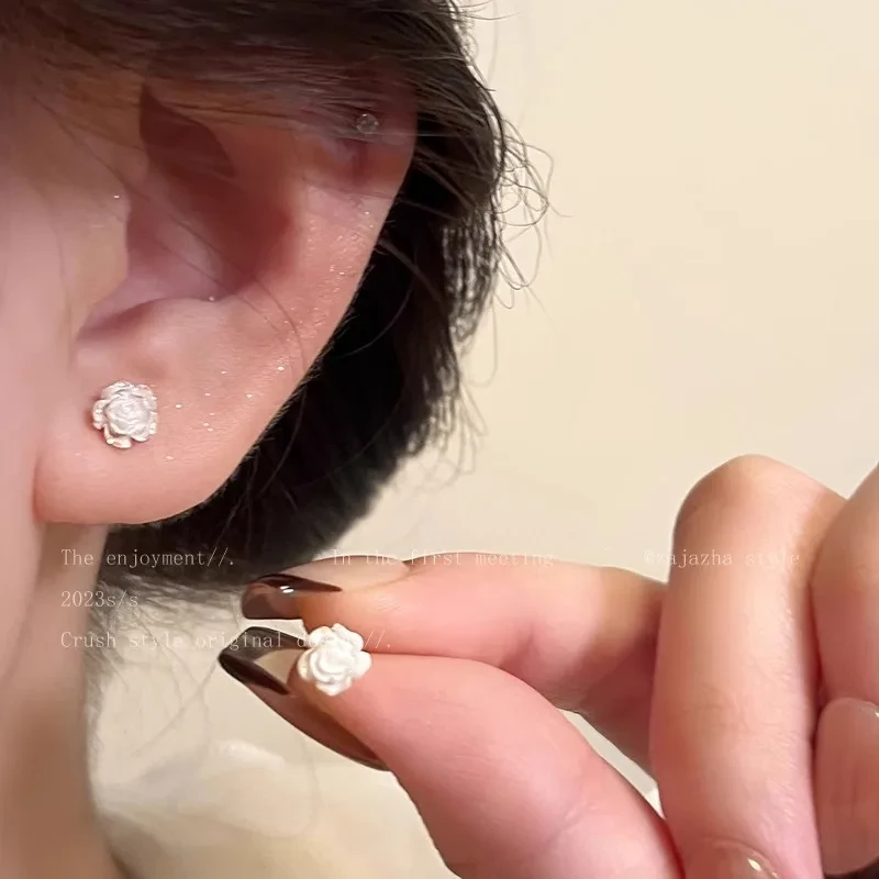 ピアス｜アクセサリー・人気・きれいめ・ホワイト・樹脂・ローズ|undefined