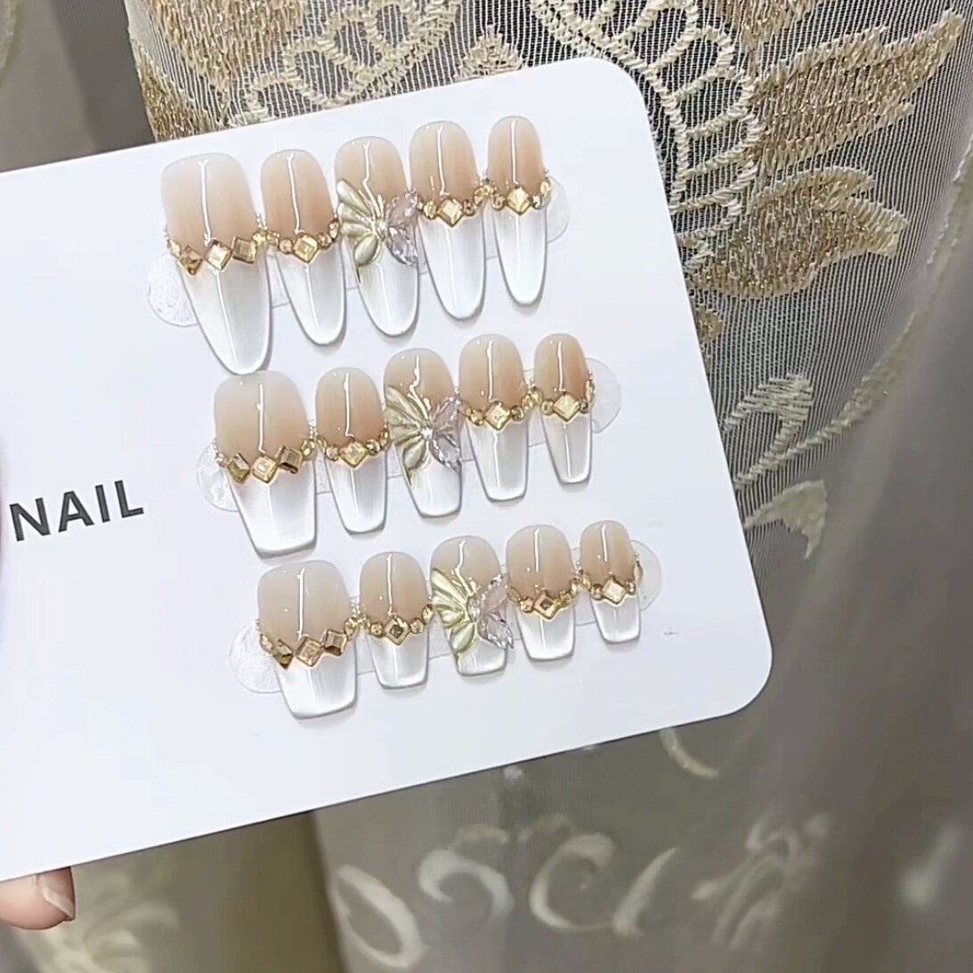 ネイルチップ｜手作り・秋・新作・蝶デザイン・クールかわ|undefined