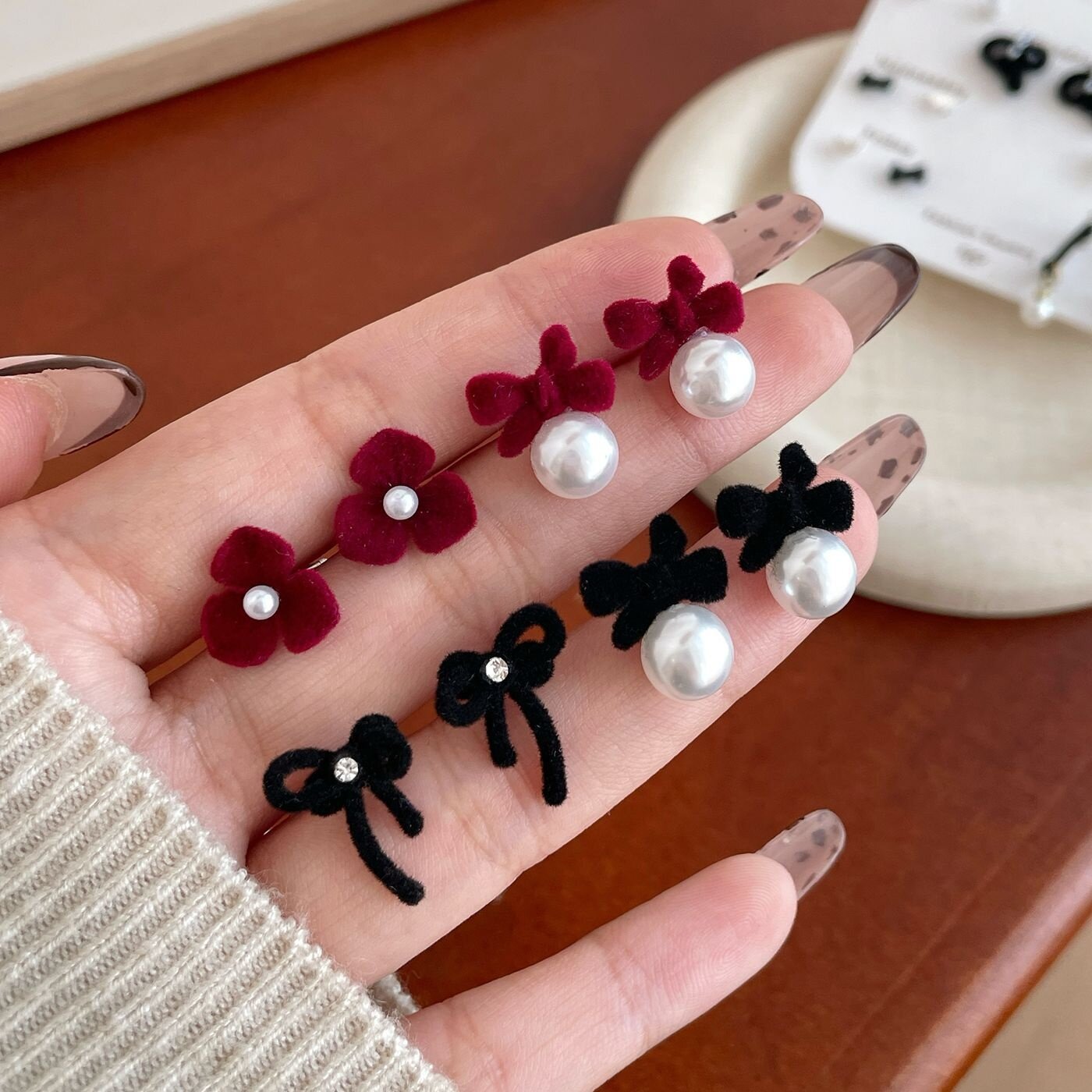 ピアス｜冬用・赤黒植毛・七点セット・可愛い・リボン・ふわふわ・アクセサリー|undefined