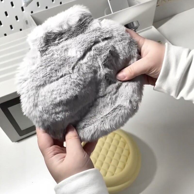 湯たんぽ｜シリコン製・お湯入れ式・ぬいぐるみカバー付き・パイナップルパン型・秋冬新作・防寒・あったかグッズ|undefined