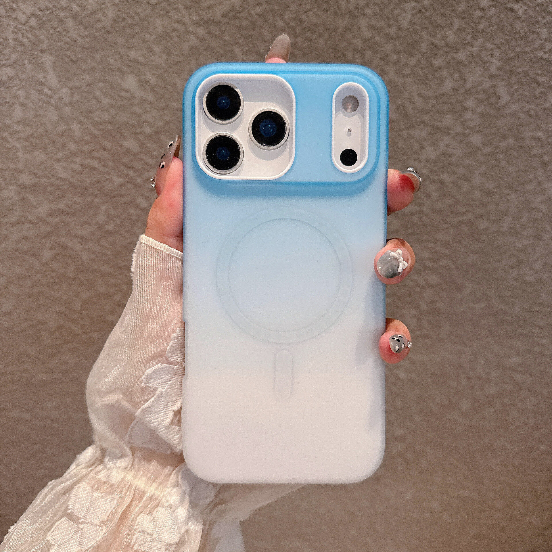 iPhoneスマホケース｜グラデーション・マグネット内蔵・半透明・おしゃれ・保護カバー・iPhone 17 Pro Max/16/15対応|undefined