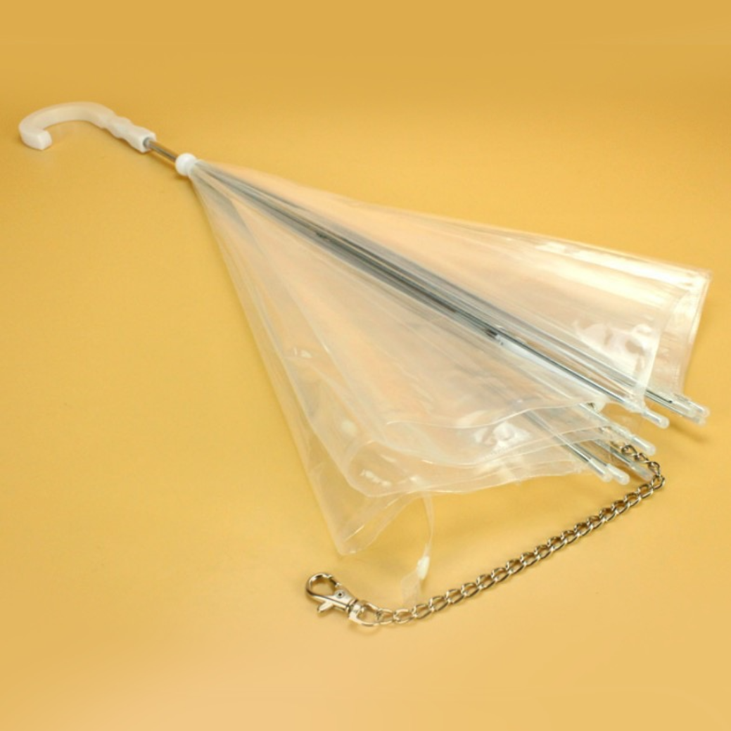 『人気応援商品』けん引ロープ付き犬用透明傘｜透明素材で、歩行時に視界を確保でき、雨天時のけん引ロープとしても使用できます。