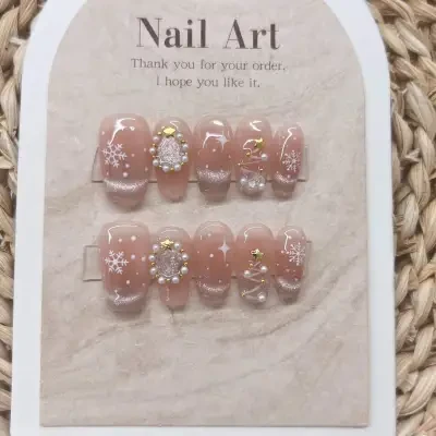 Orange.Nail 『10枚』ネイルチップ ｜ クリスマス・レディース・透明感・高級・短い・手作り・ネイル・キラキラ・スノーフレーク
