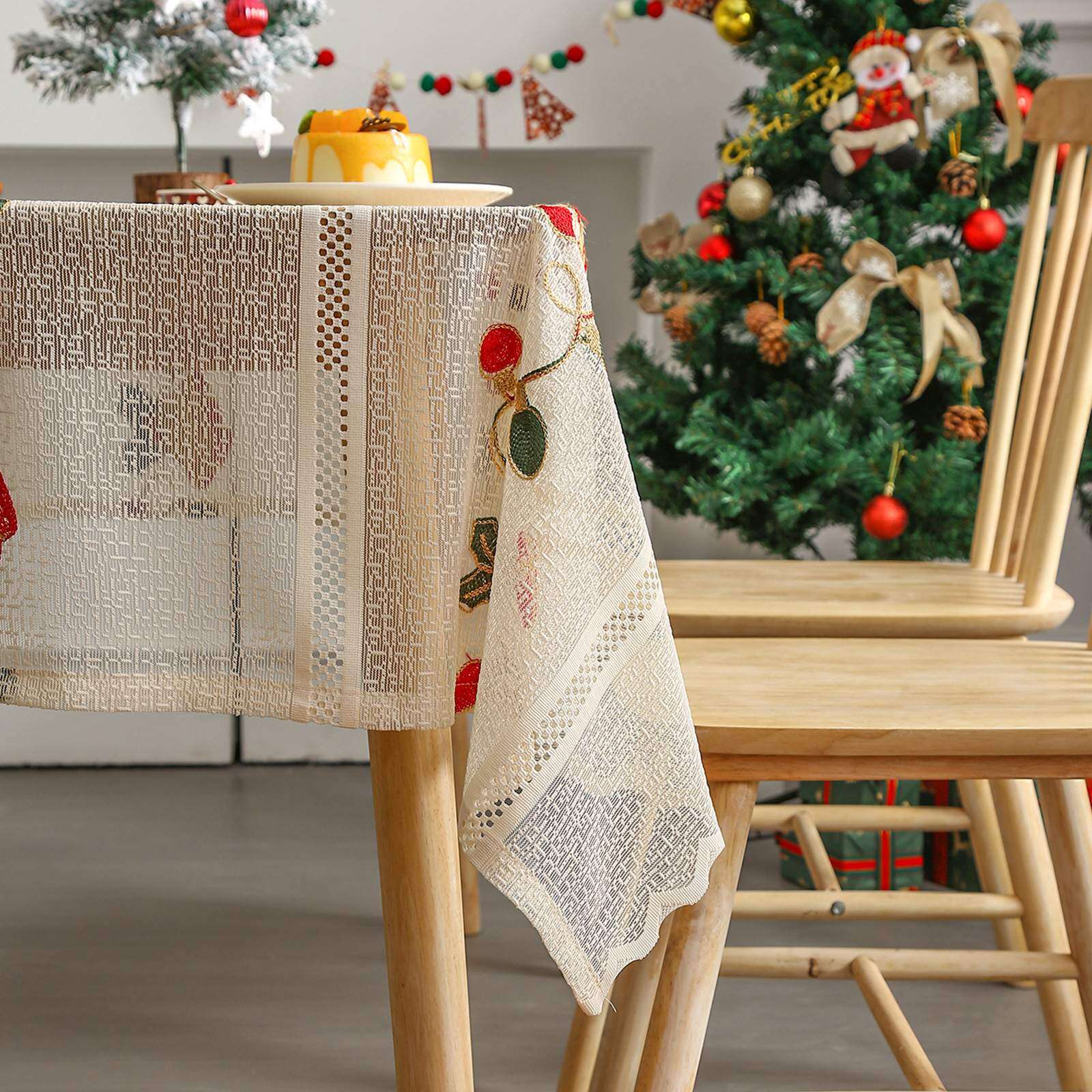 クリスマスにぴったりテーブルクロス ｜ 刺繍・レース・リビング・キッチン・滑り止め・インテリア！|undefined