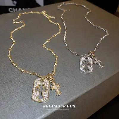 ネックレス・鎖骨・個性的・クール・魅力的・人工ダイアモンド・十字架・金属・韓国っぽ・チェーン・セーター・首飾
