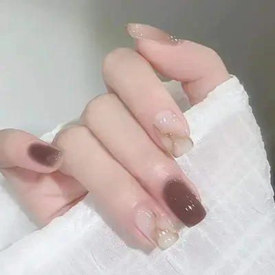 甲・ネイルアート・初秋・ホワイトニング・シンプル・優しい・魅力的・妖精・ぼかし染め・完成品・大理石柄・着用