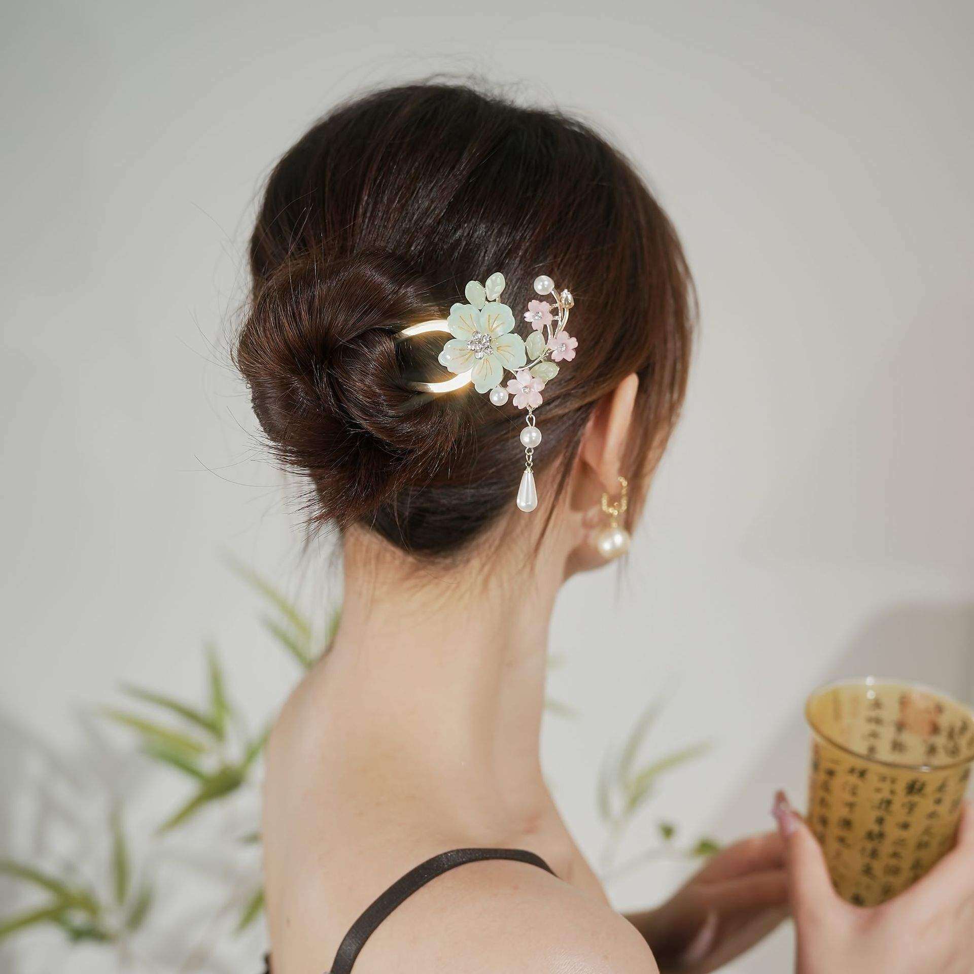 髪飾り パール かんざし ヘアコーム ヘアピン 和装 結婚式 着物 振袖 5点 - youyo-shop | minne byGMOペパボ  国内最大級のハンドメイド・手作り通販サイト かんざし 簪 ヘアピン韓服コスプレヘアピン髪 DIY アクセサリー 披露宴 パーティー