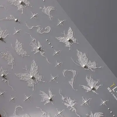 ネイルシール｜ホワイト・白い・蝶・真珠付き・ネイルアート・ネイルチップ・立体的・浮き彫り・シール