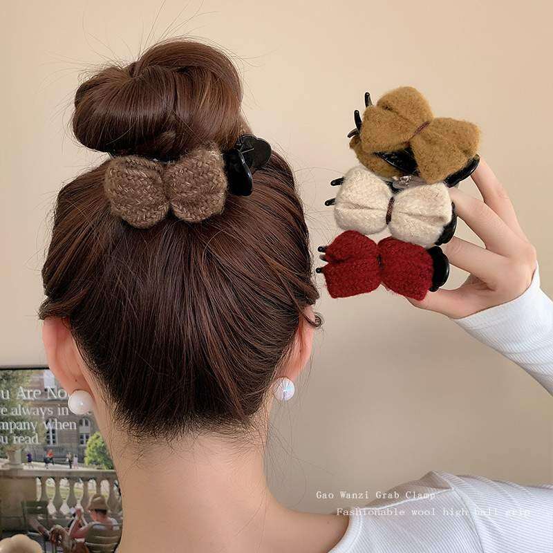 ヘアクリップ｜蝶結び・レディース・アップスタイル・可愛い・髪留め・丸いお団子ヘア|undefined