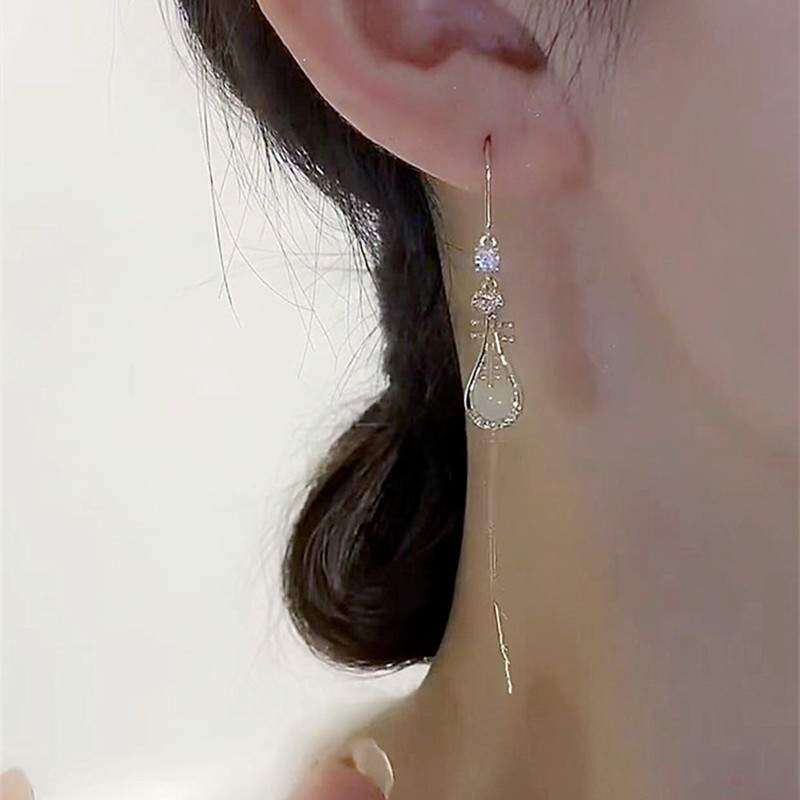 ピアス｜イヤーライン・レディース・流れる飾り・ユニーク・気品・イヤーピアス|undefined