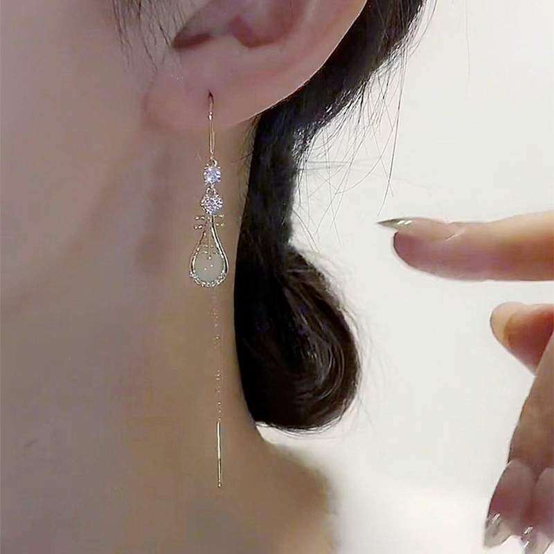 ピアス｜イヤーライン・レディース・流れる飾り・ユニーク・気品・イヤーピアス|undefined
