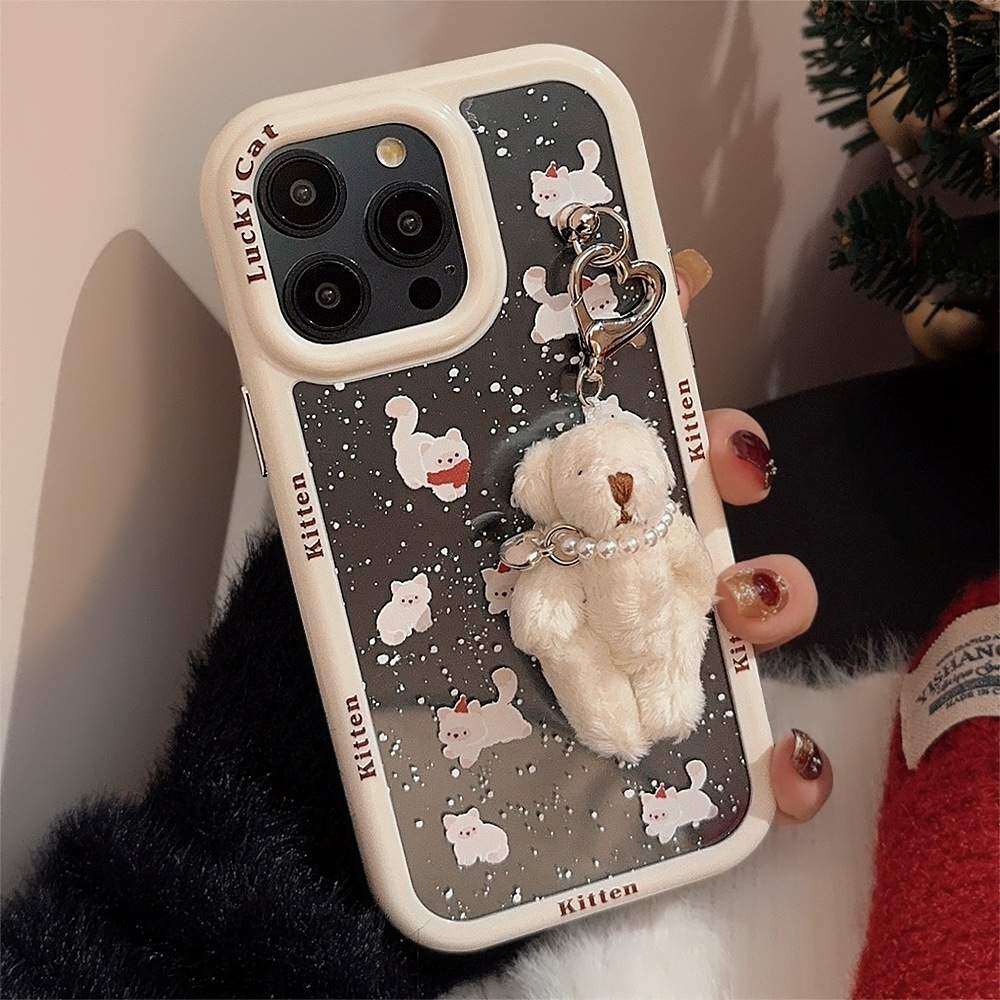 スカーフをかけたカワイイ猫柄｜iPhoneケース・ハードケース・耐衝撃・うさぎの吊り飾り|undefined