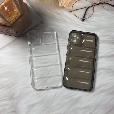 ダウンジャケット型のiPhoneケース｜耐衝撃性・クリア・多機種対応iPhone15/iPhone14/iPhone13/iPhone12