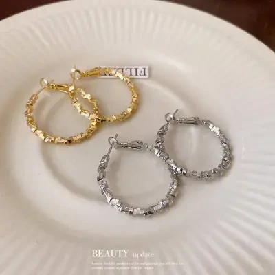 ピアス｜魅力的・個性的・ファッション・幾何学的模様・不規則・新作・シルバーポスト・金属・イヤーアクセサリー