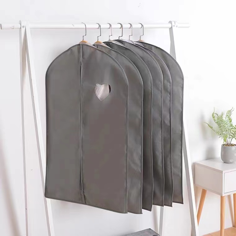ハート窓洋服カバー（5点セット） | 旅行や保管に適したプラスチックと布製の洋服カバー