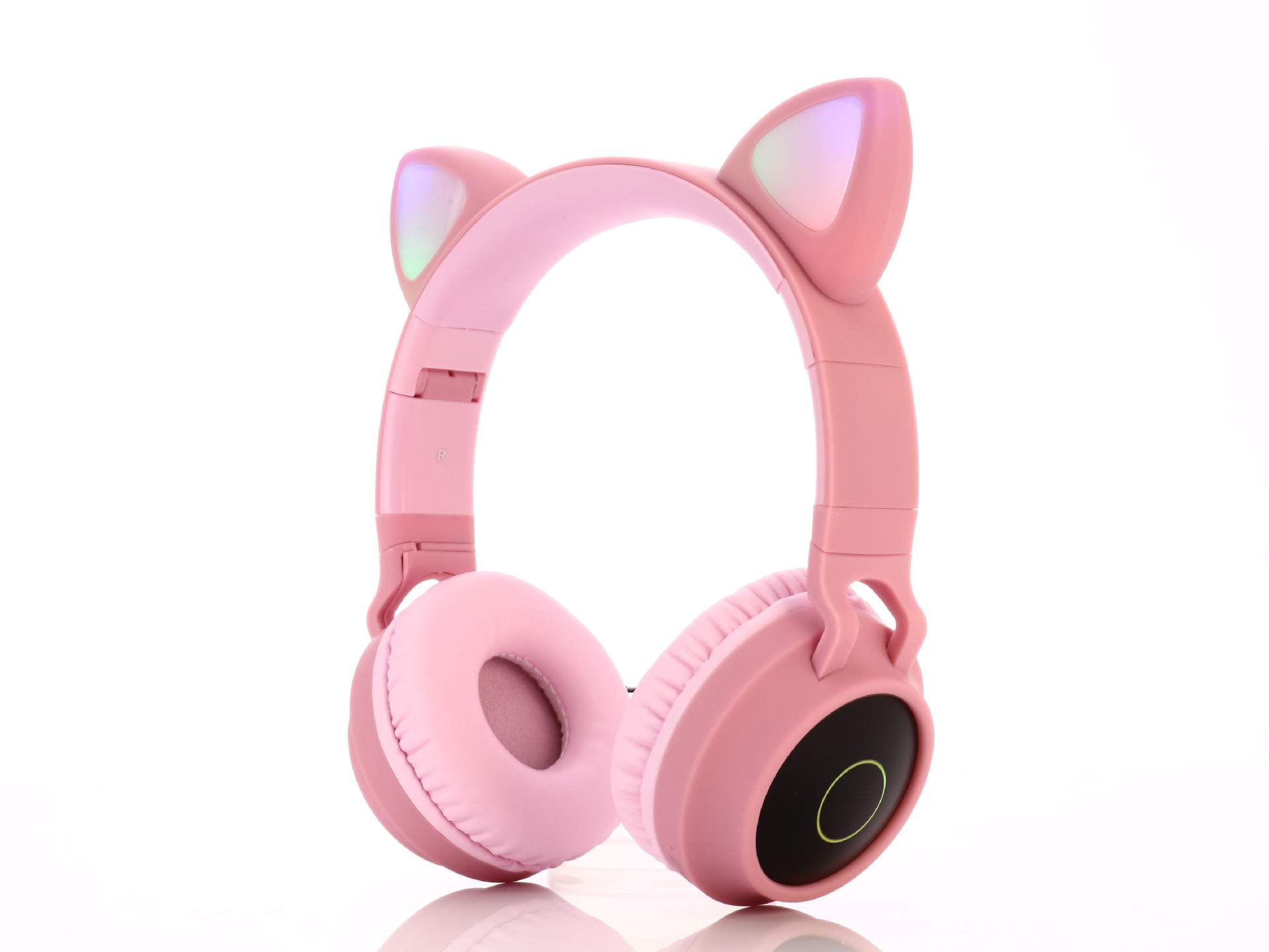 猫耳ワイヤレス ゲーミングヘッドセット ｜超可愛いデザインで、ゲームをする時自分がゲームの主役だと感じられる。